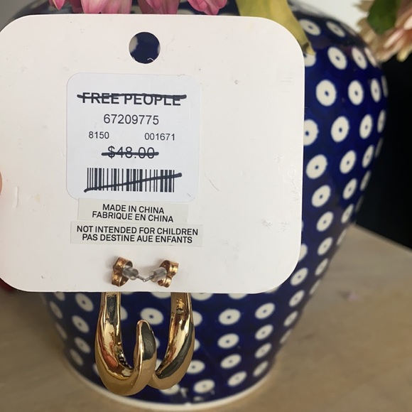 Free People Laura Recycled Earrings in Gold, lavender seed paper can be plants - Picture 5 of 6